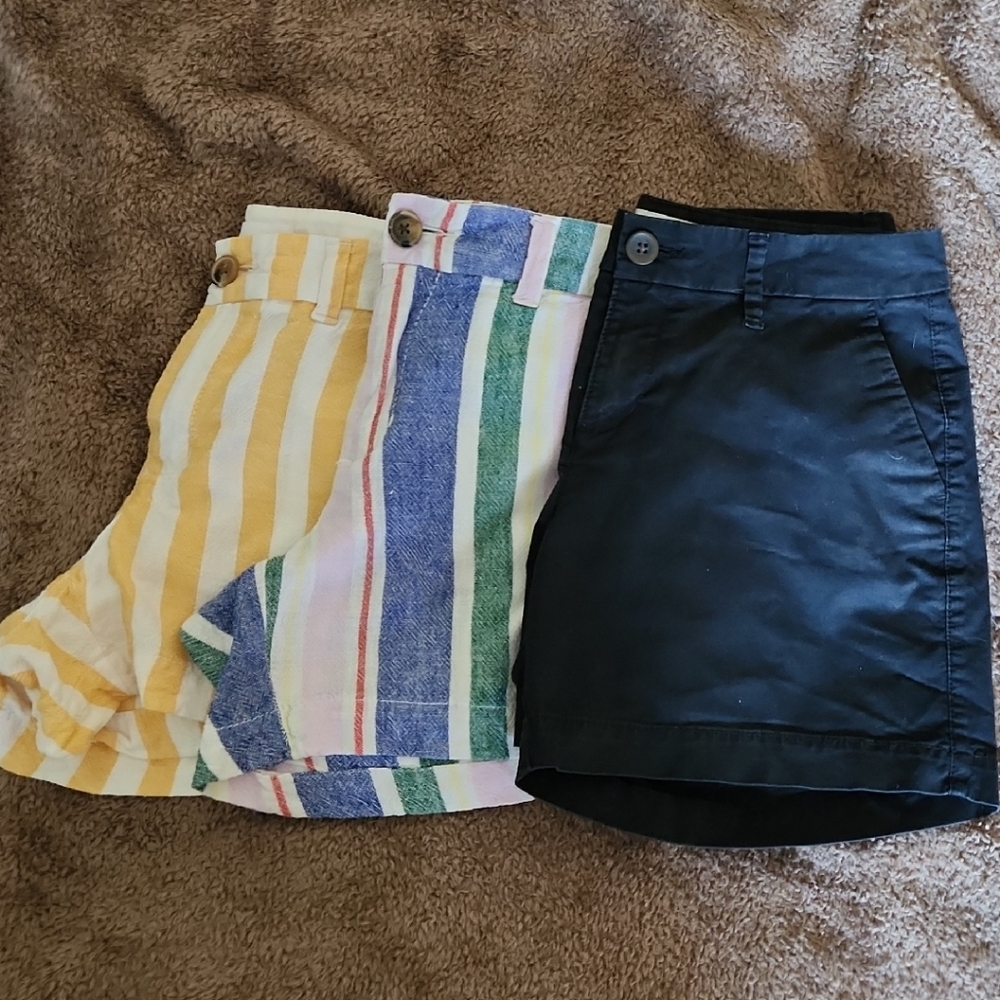 Old Navy Multicolor Striped Shirt and Black Shorts